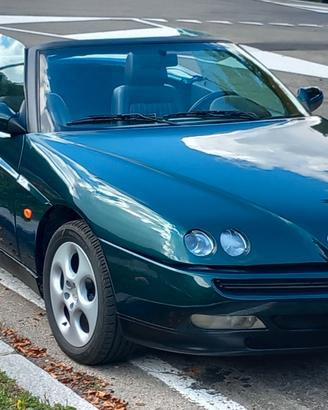 Alfa Romeo Spider 916