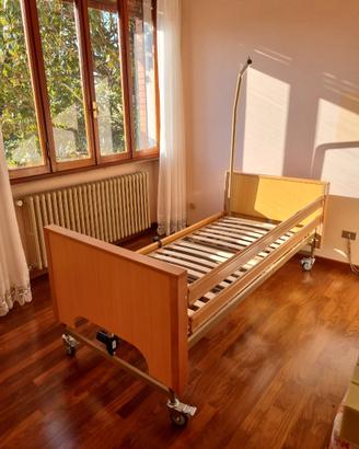 Letto ortopedico elettrico per degenza