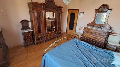 Armadio e comò camera stile antico combinata usata