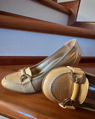 Décolleté Bata in Vernice Beige – Nr 36