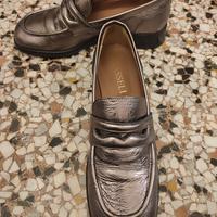 Scarpe mocassino argentato in pelle
