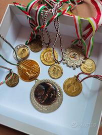 Lotto 10 medaglie sportive 