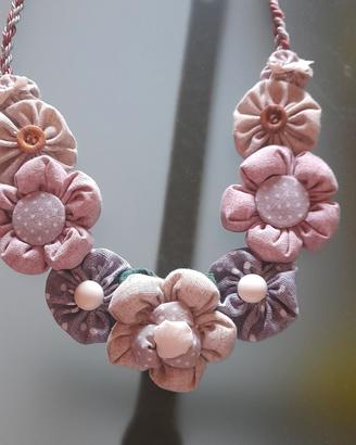 Collana di stoffa