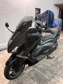 Yamaha T-max 530