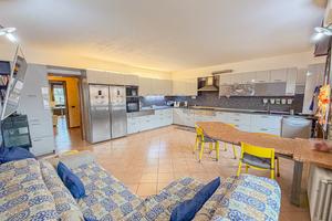 VILLETTA IN CONTESTO RISERVATO IN CENTRO