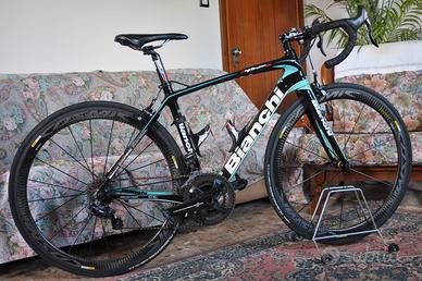 bici da corsa Bianchi infinito chorus EPS  elet.