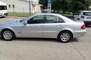 Mercedes E 200 K metano LEGGERE