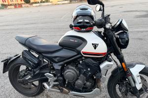 Triumph Trident 660