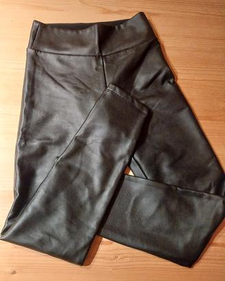 Pantaloni laccati