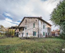 Porzione di Casa con ampio terreno