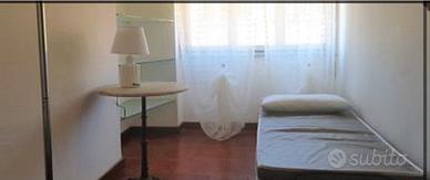 Stanza centro storico per RAGAZZE