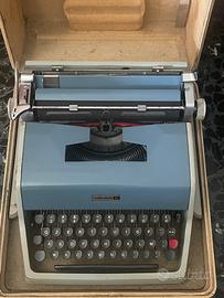 Macchina da scrivere vintage Underwood 21 azzurra