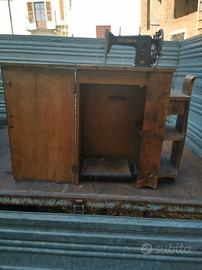 due macchine da cucire antiche  