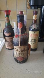 Bottiglie di vino da esposizione/collezione