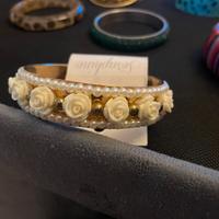 Bracciale e orecchini rose