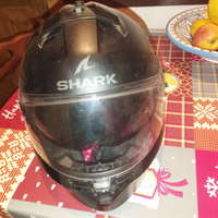 Casco shark tagliam