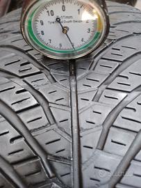 2 Gomme 215/60-17 100V Yokohama 4S