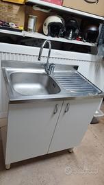 lavandino in acciaio e mobile da esterno