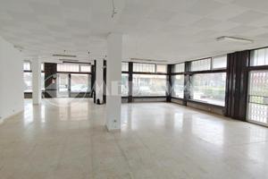 Oltre 3 vetrine a Maniago