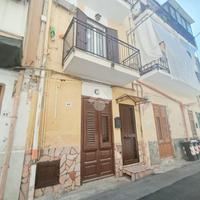 2 LOCALI A PALERMO