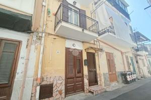 2 LOCALI A PALERMO