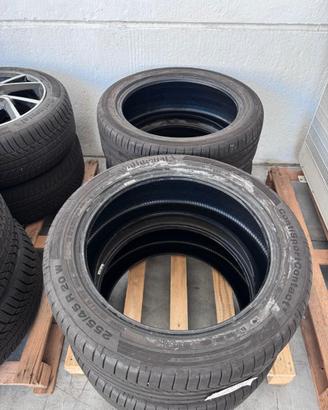 Continental 255/45 R20 Estive – Treno 4 Gomme