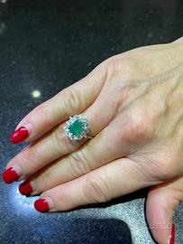 Anello smeraldo e diamanti nuovo