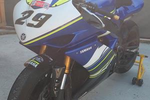 Yamaha R1 2008 moto pronto pista 