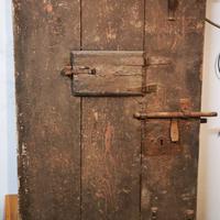 antica porta di una cella, prigione
