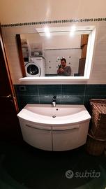 Mobile bagno bianco venato con specchio