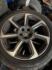 Quattro cerchi originali completi per AUDI Q3