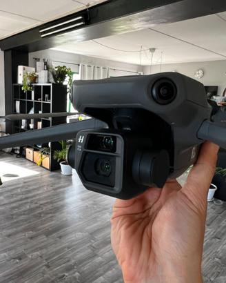 DJI Mavic 3 certificato C1 + batteria extra