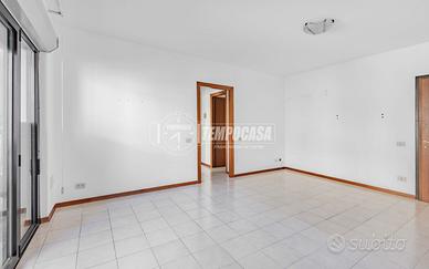 Casal Brunori - Trilocale con 3 posti auto di pert