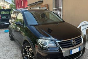 Volkswagen Touran Cross full optional