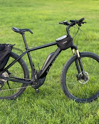 Bicicletta Mountain bike cube elettrica