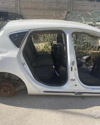 Ricambi Opel Astra 2012 scocca parte destra