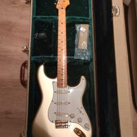 Squier Stratocaster 60th Anniv. Aztec Gold - UPGRA