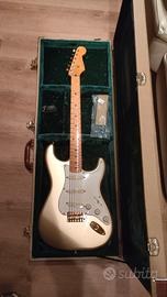 Squier Stratocaster 60th Anniv. Aztec Gold - UPGRA