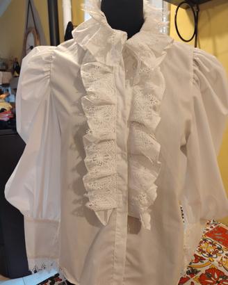 Camicia bianca con pizzo