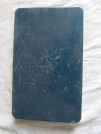 Scatola contenete filiere e maschi -