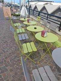 attrezzatura bar tavoli metallo tondi grigio verde