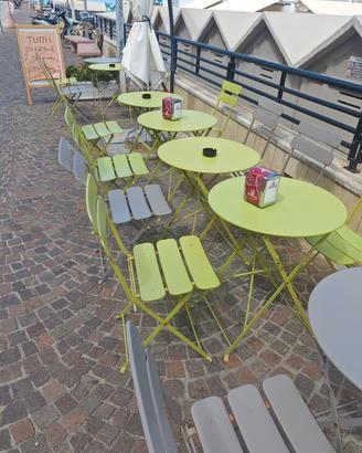 attrezzatura bar tavoli metallo tondi grigio verde