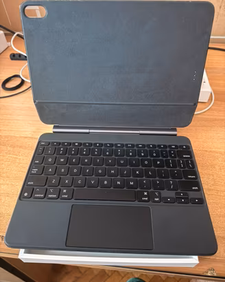 Apple Magic Keyboard iPad Air(11”) Nero Come Nuova