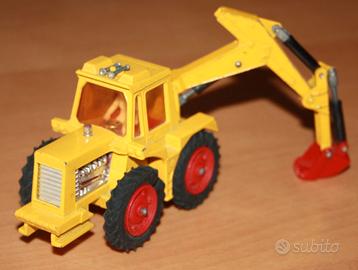 Escavatore Matchbox serie Superkings