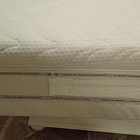 Materasso singolo in memory foam sfoderabile.