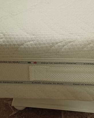 Materasso singolo in memory foam sfoderabile.
