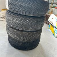 Gomme invernali jeep renegade 215 60 R17 nuove