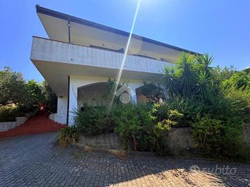 VILLA SINGOLA A MENDICINO