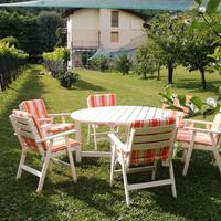 set tavolo rotondo con 6 sedie EMU