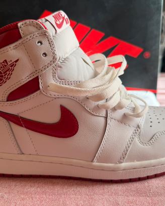 AIR JORDAN 1 RETRO